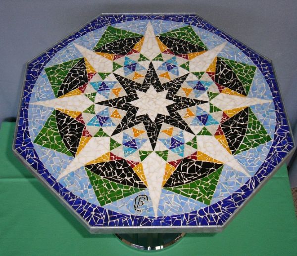 Tavolino con motivo antico, Little table with an antique motif